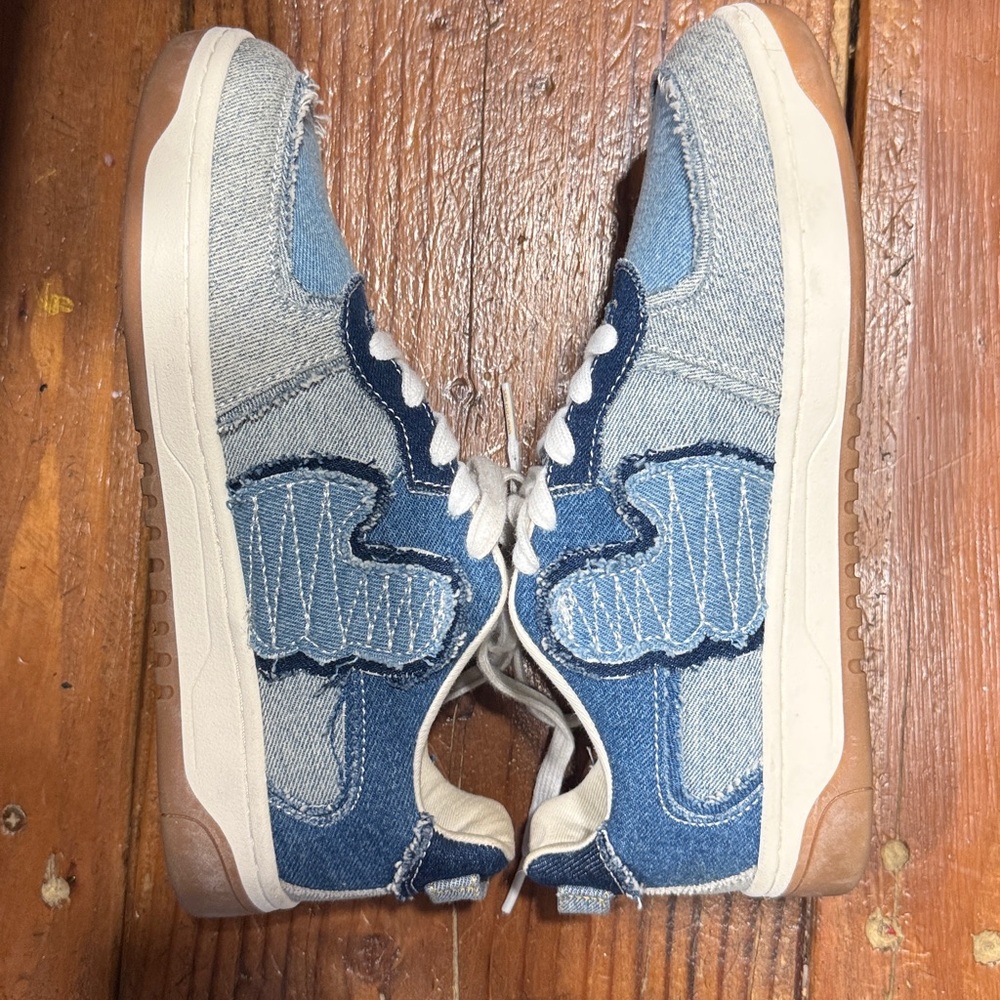 Sam Edelman Blue and White Casual Sneakers - Picture 4 of 9
